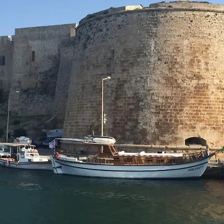 Seasa Boat Tours * 凯里尼亚