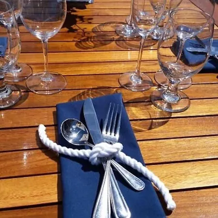 船屋 Seasa Boat Tours 凯里尼亚